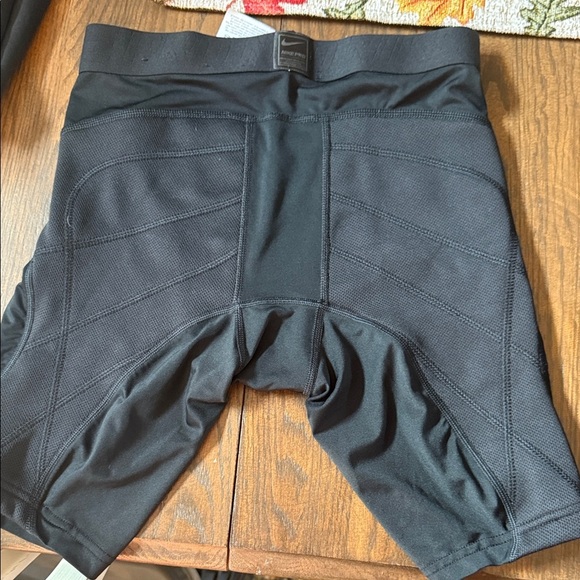 Nike Pro boys slider shorts. Size large - Picture 3 of 5